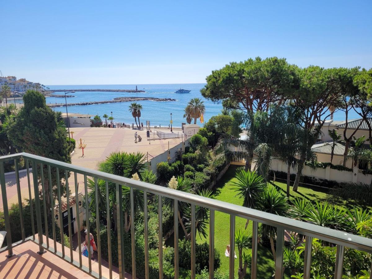 Apartment Beachfront Family In Puerto Banus